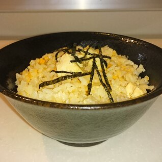 簡単すぎる！炊飯器で作るサケとチーズの釜飯風